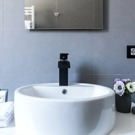 A World Aparts - 32 Modena 公寓