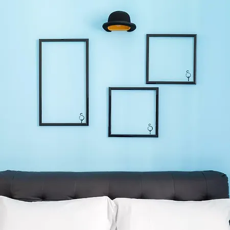 A World Aparts - 32 Modena